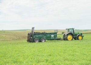 Art's Way X900 Manure Spreader with Raven Rate Control